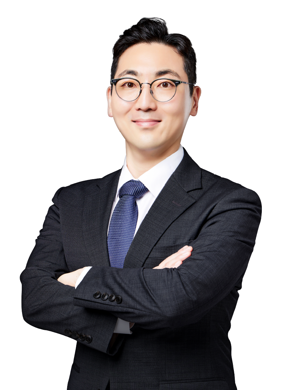 en_최정우 Professional Asian man in a dark suit, white shirt, and blue tie, smiling with arms crossed against a white background.